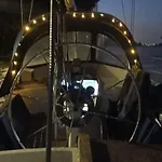 Tu Casa Flotante En Sevilla! Barco En Alquiler En El Guadalquivir